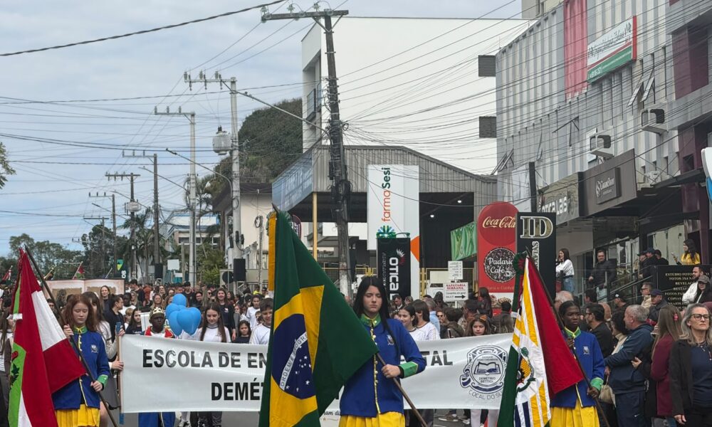 Desfile de 7 de Setembro reúne 10 mil pessoas em Cocal do Sul